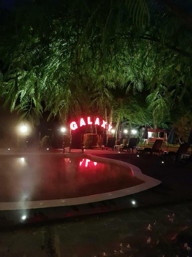 Galaxy Hotel Chiflik Exterior foto